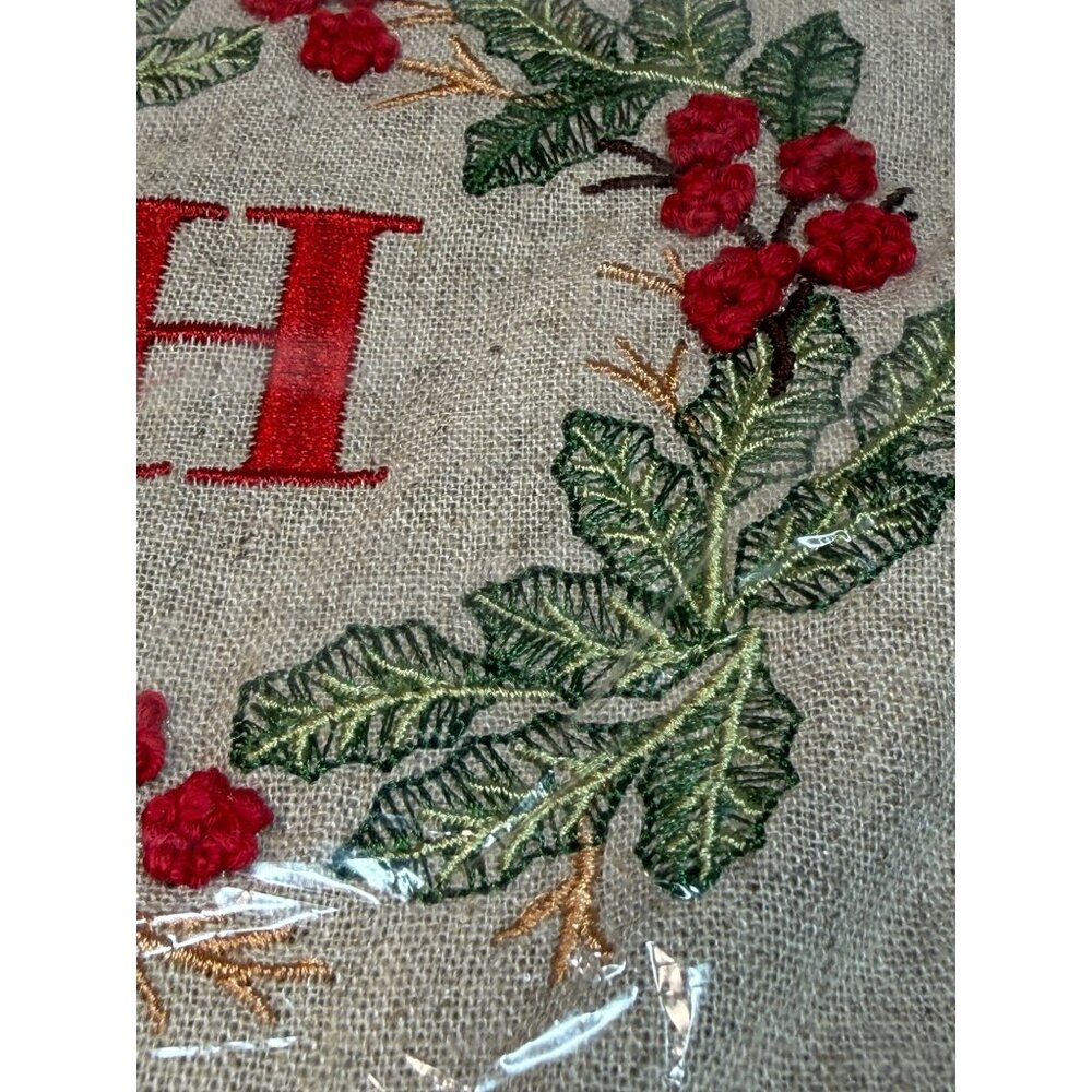 Mud Pie set of 2 initial H embroidered Christmas holly wreath French knot towel - Picture 3 of 9